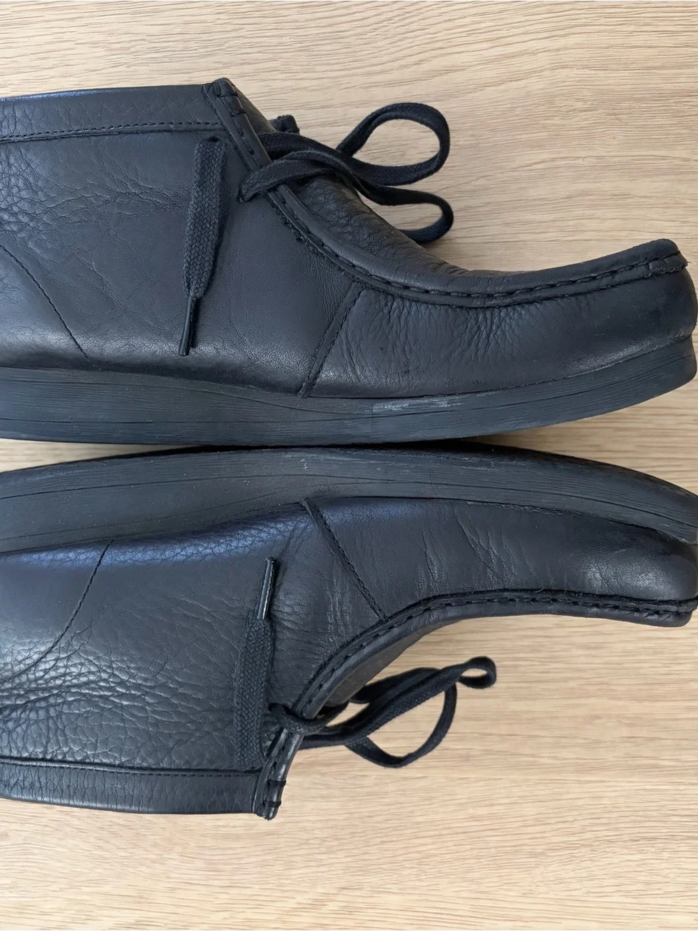 Clarks Wallabee Black Leather Lace-Up